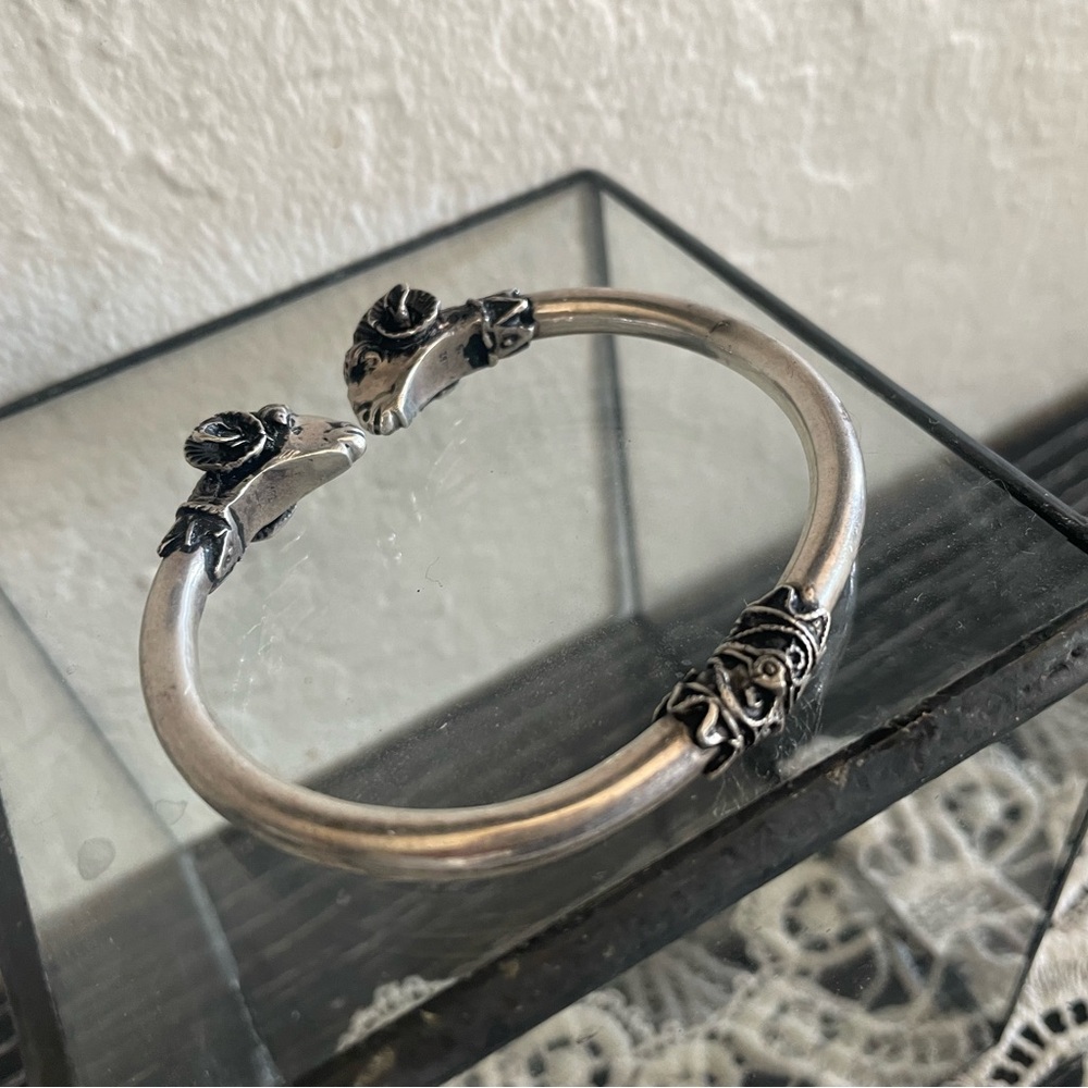 Genuine vintage, 925 sterling silver rams head cut bracelet circa 1930s.